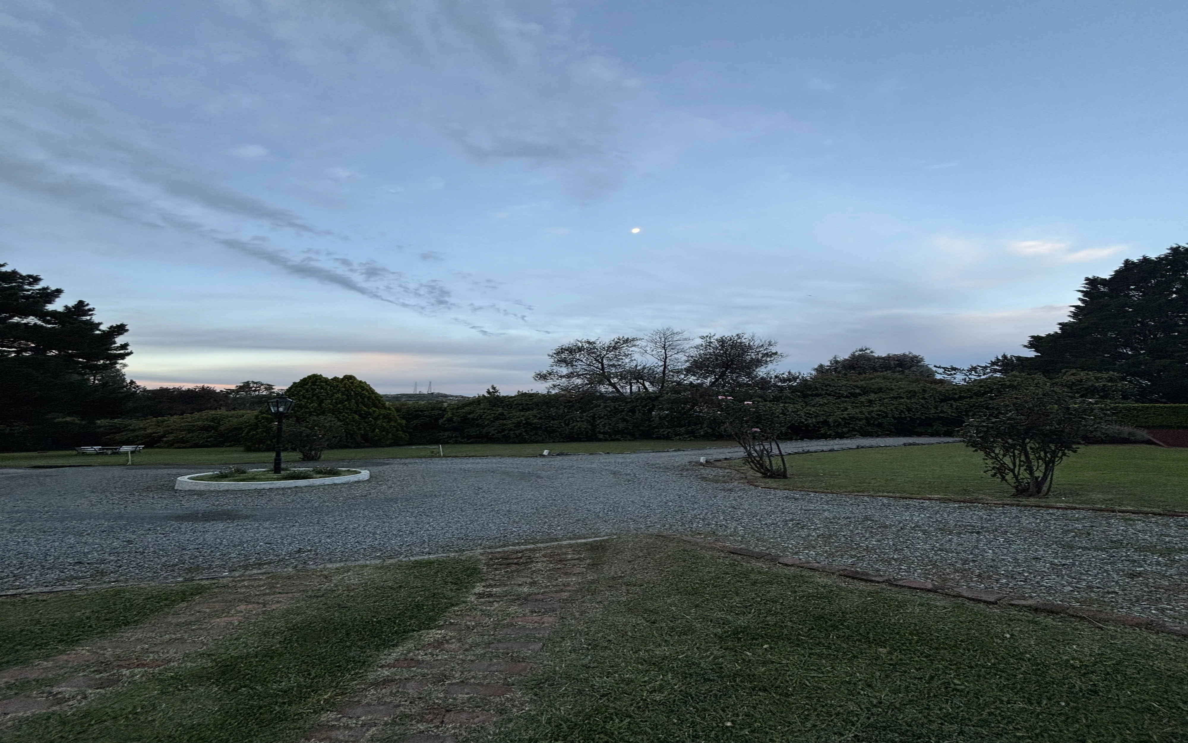 rotonda al atardecer