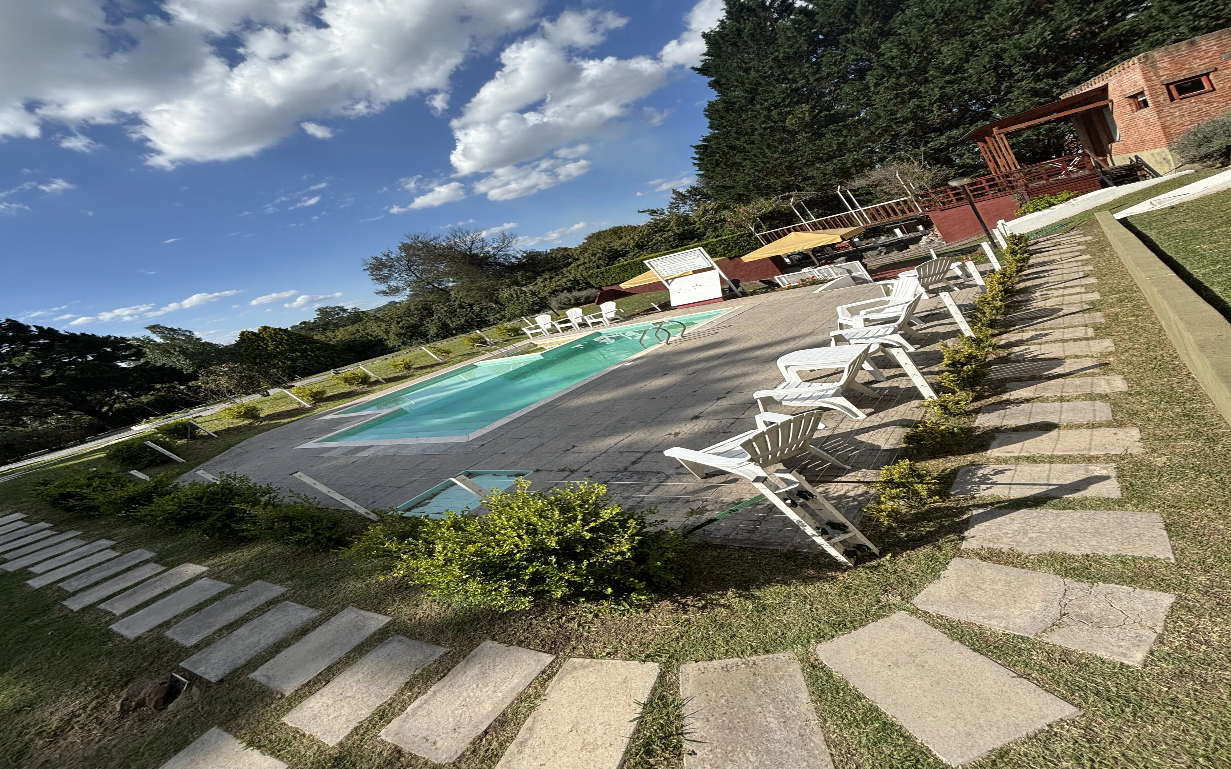 pileta desde curva camino